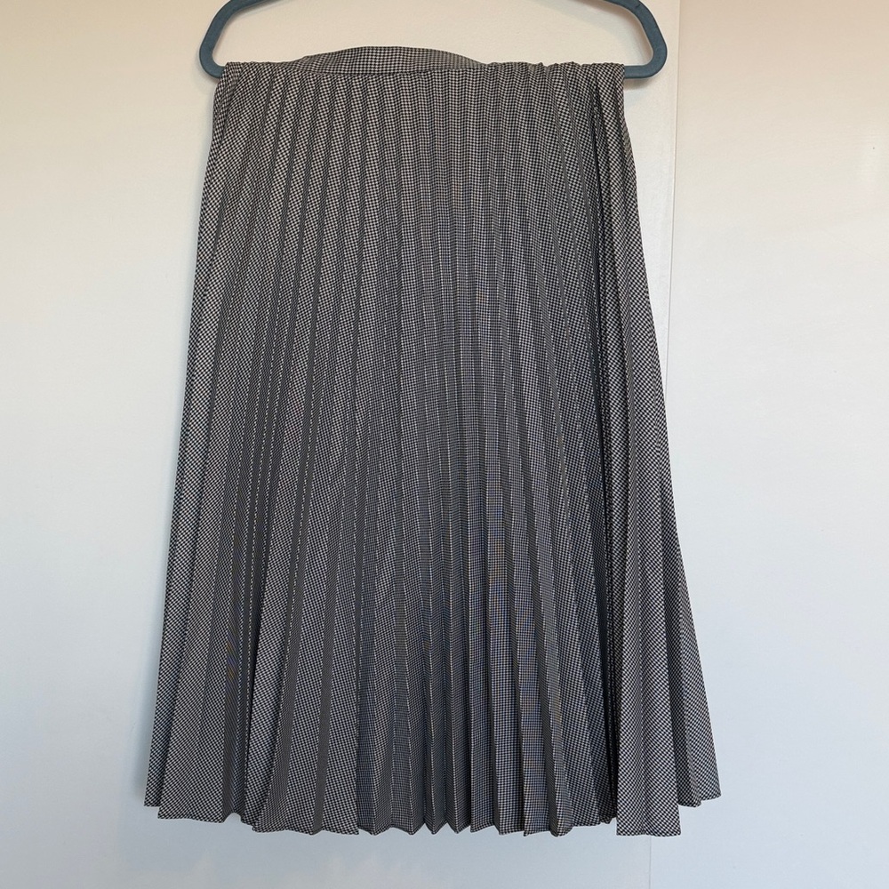 Chic Gray Pleated A-Line Skirt
